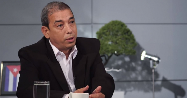 Cubanos apoyan a comentarista deportivo Renier González tras polémica por audio filtrado