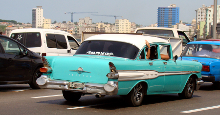 Noticias de Cuba hoy 31 de diciembre de 2024: nuevos precios a vehículos importados, el dólar alcanza los 304 pesos en el mercado informal, periodista José Luis Tan Estrada parte al exilio