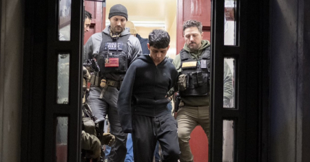 ¿Por qué ICE no está cumpliendo con las cifras de deportaciones masivas que quiere Trump?