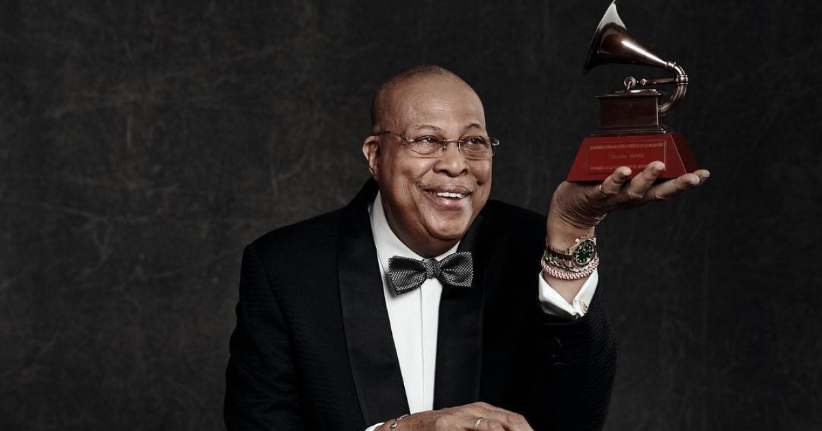 El artista cubano Chucho Valdés recoge el Premio a la Excelencia Musical © Instagram / Latingrammys