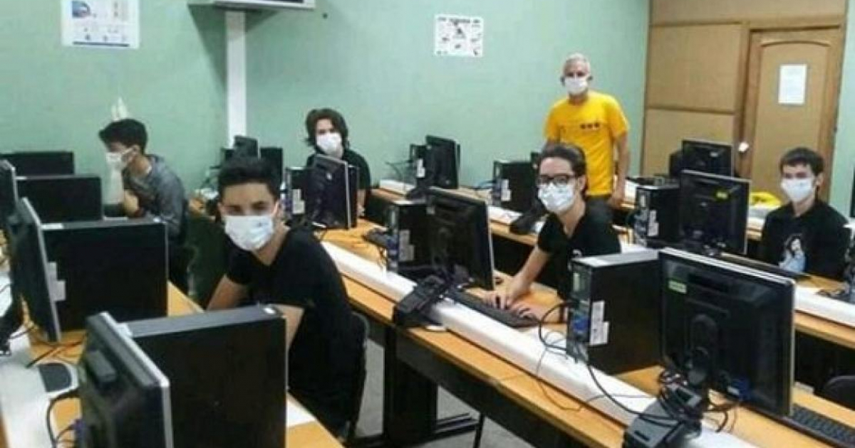Estudiantes cubanos en el concurso © Cubadebate/ Dovier Ripoll