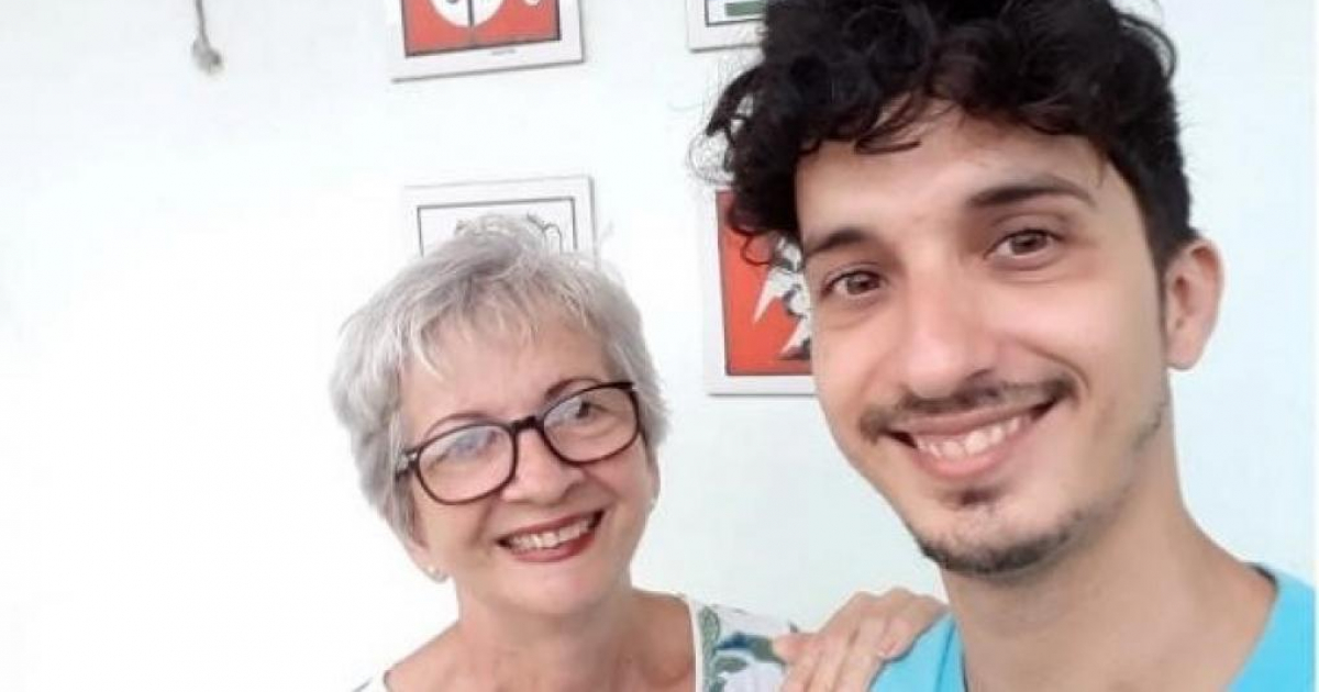 Inés Casal y su hijo Julio Llópiz Casal © Julio Llópiz-Casal/ Facebook