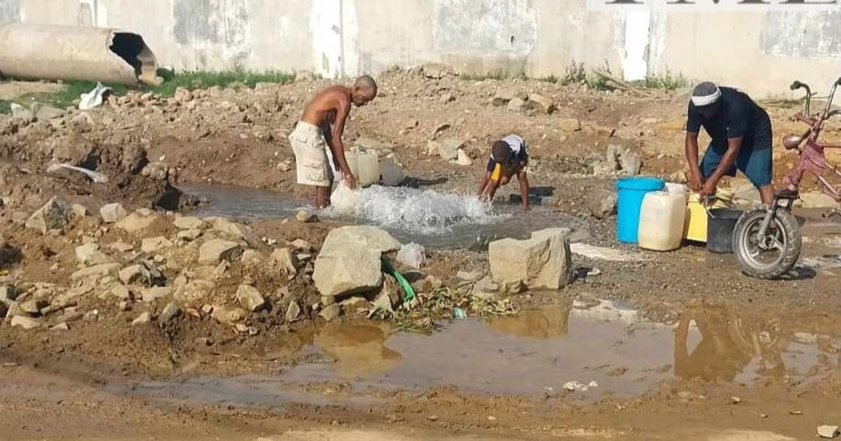 Salideros de agua y vertederos de basura favorecen la propagación del dengue y la fiebre de Oropouche © Facebook/Yosmany Mayeta Labrada