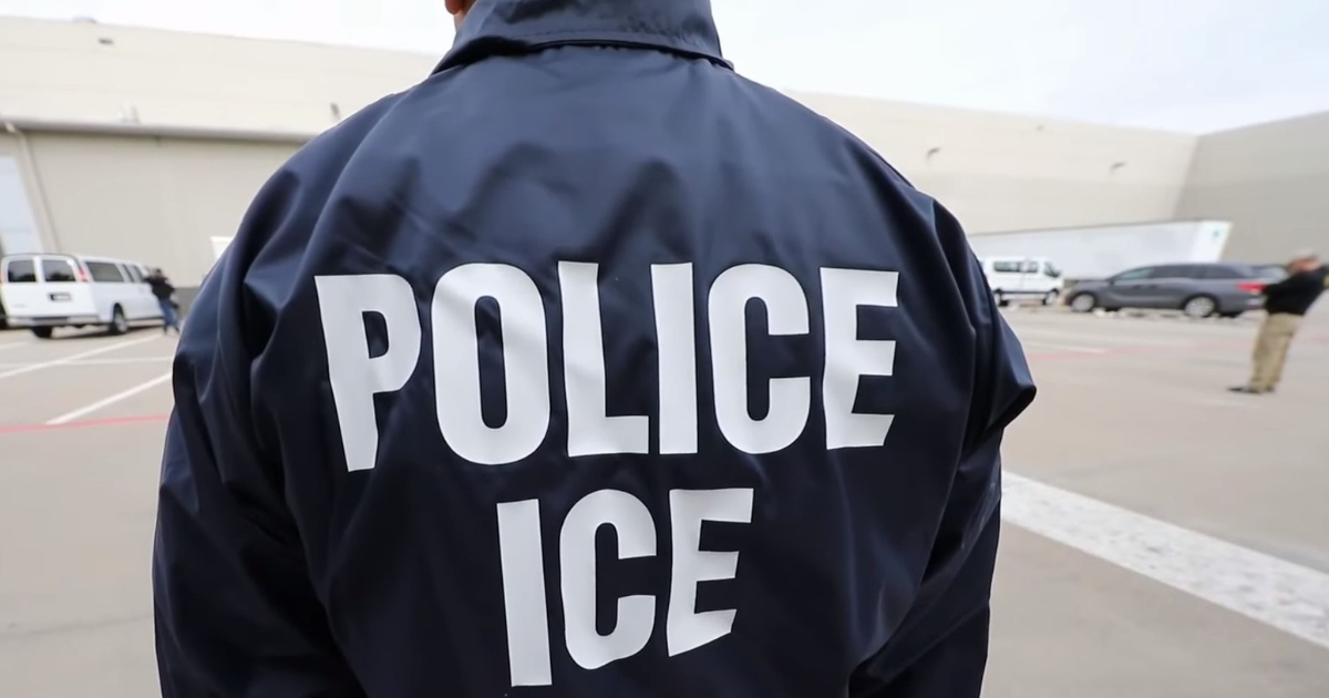 Funcionario de ICE © Captura de pantalla video / Univisión