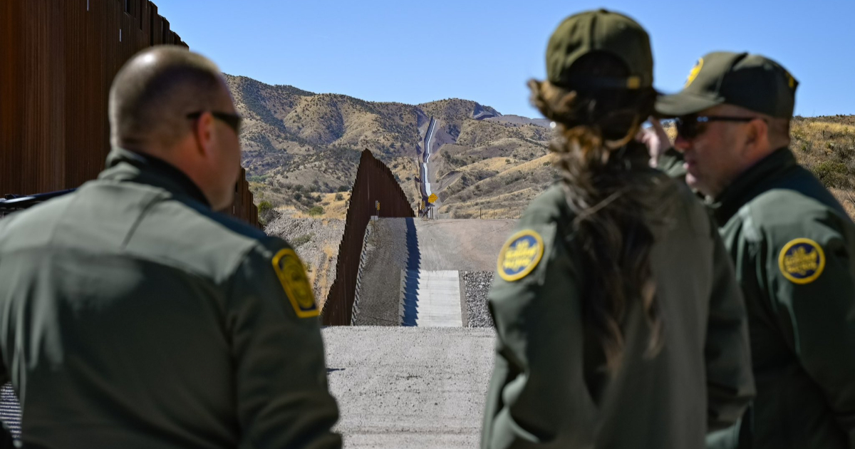 Agentes en la frontera de EE.UU. © X / @Sec_Noem